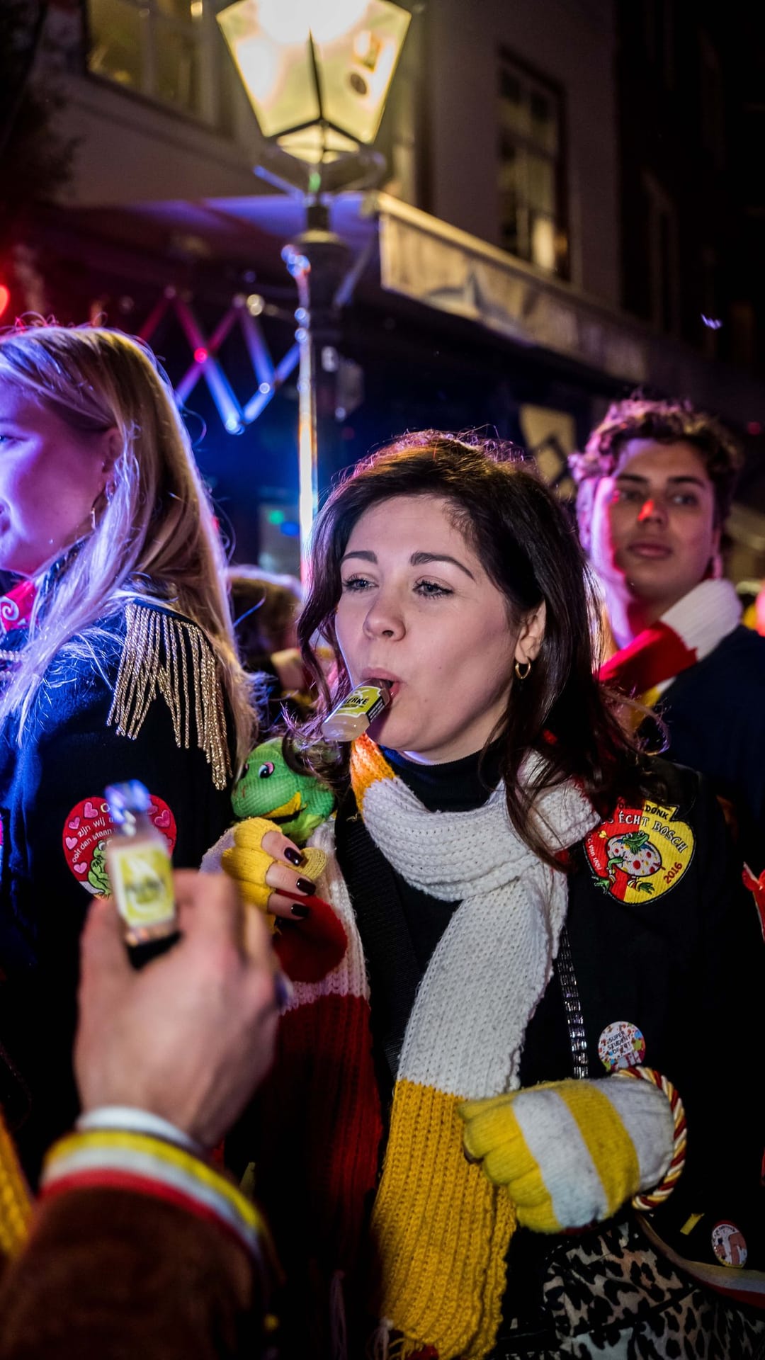 Carnavalsvierder neemt un Peerke
